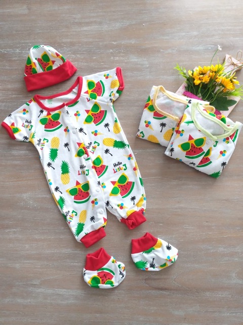 Setelan romper little j ( romper+ topi+ kaoskaki)