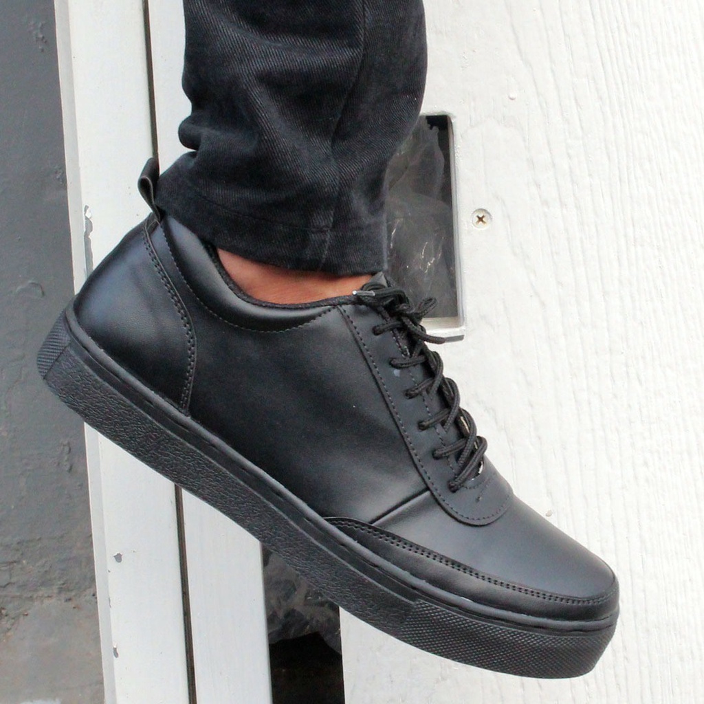 Sepatu Kasual Sneakers Original Eight Skate Gaya Pria