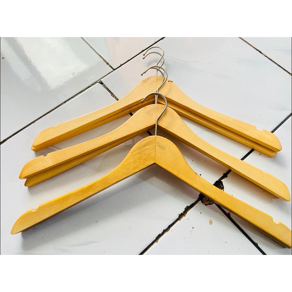 Hanger Kayu Dewasa (Bekas Like New)