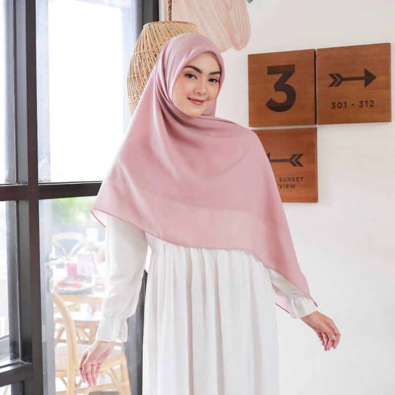HIJAB POLOS SYAR'I 140 × 140 CM POLLYCOTTON SEGI EMPAT JUMBO BELLA SQUARE SYARI JAHIT TEPI