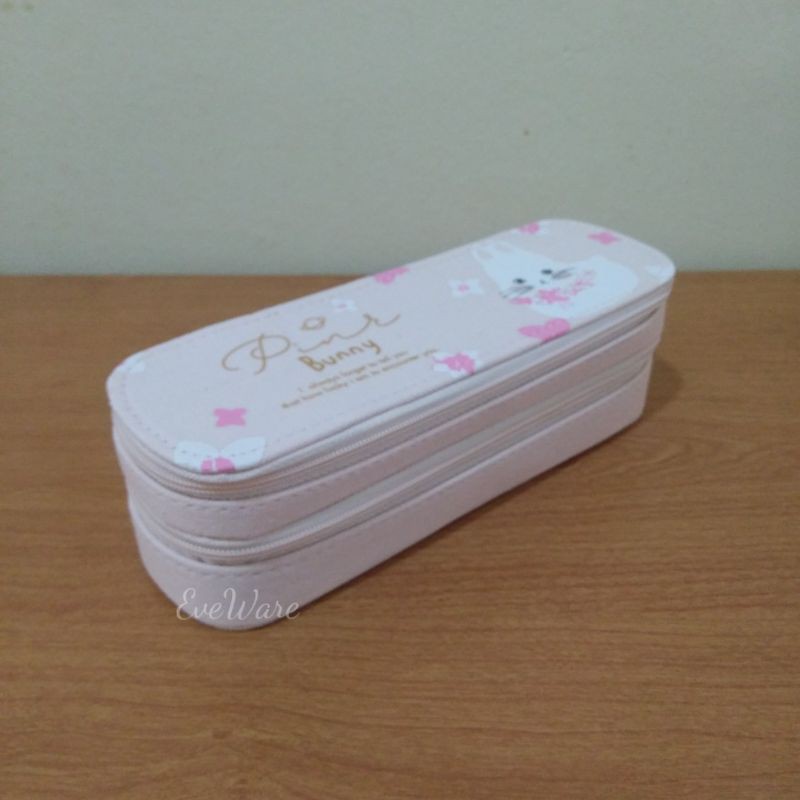 

Kotak Pensil Pencil Case Import Bahan Kain Motif Bunny warna Pink Muda