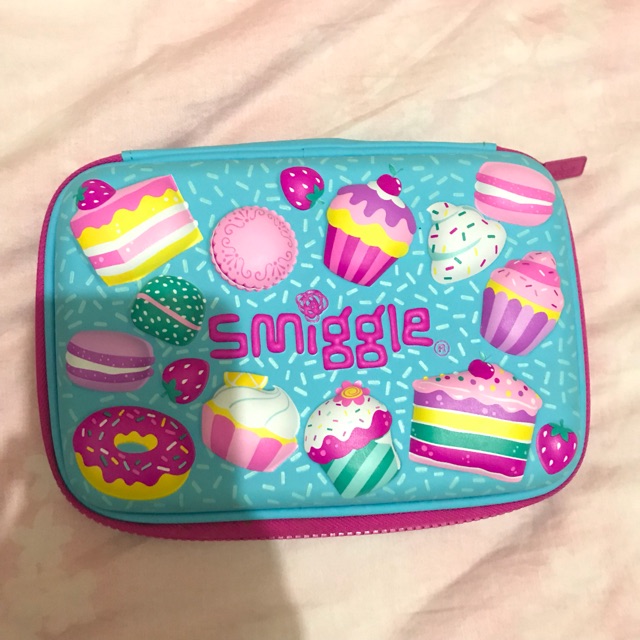 

Smiggle pencil case cupcake