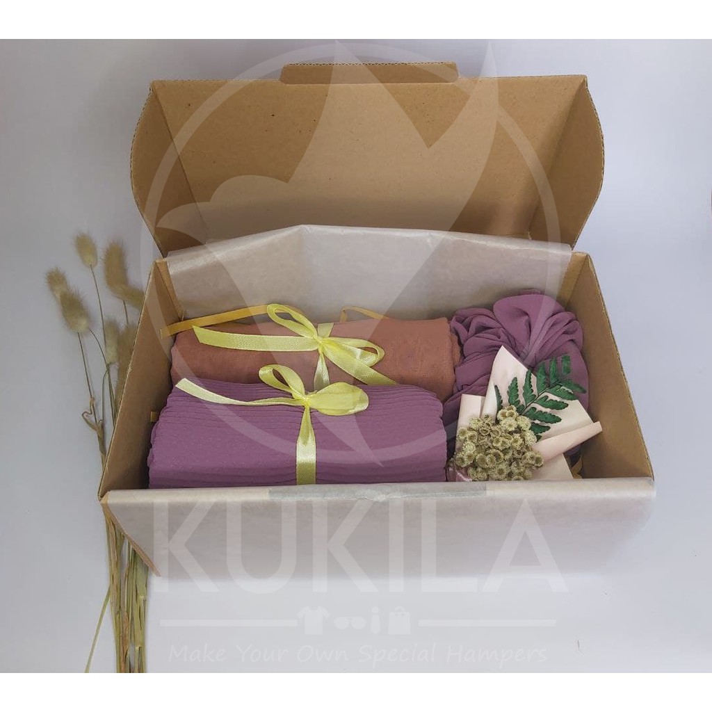 

Hampers Hijab Gift Box Hijab Ultah Cewek Paket B6