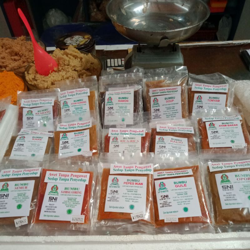 

Bumbu masak Gerak Tani ukuran 90 gr untuk memasak 0,5 kg daging/ayam