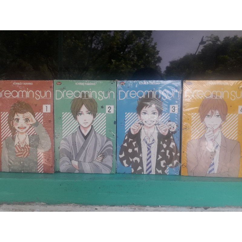 komik (dreamin sun) vol 1,2,3,4,7,8,9,10 kondisi segel n baru bisa beli cabutan harga 25k perkomik