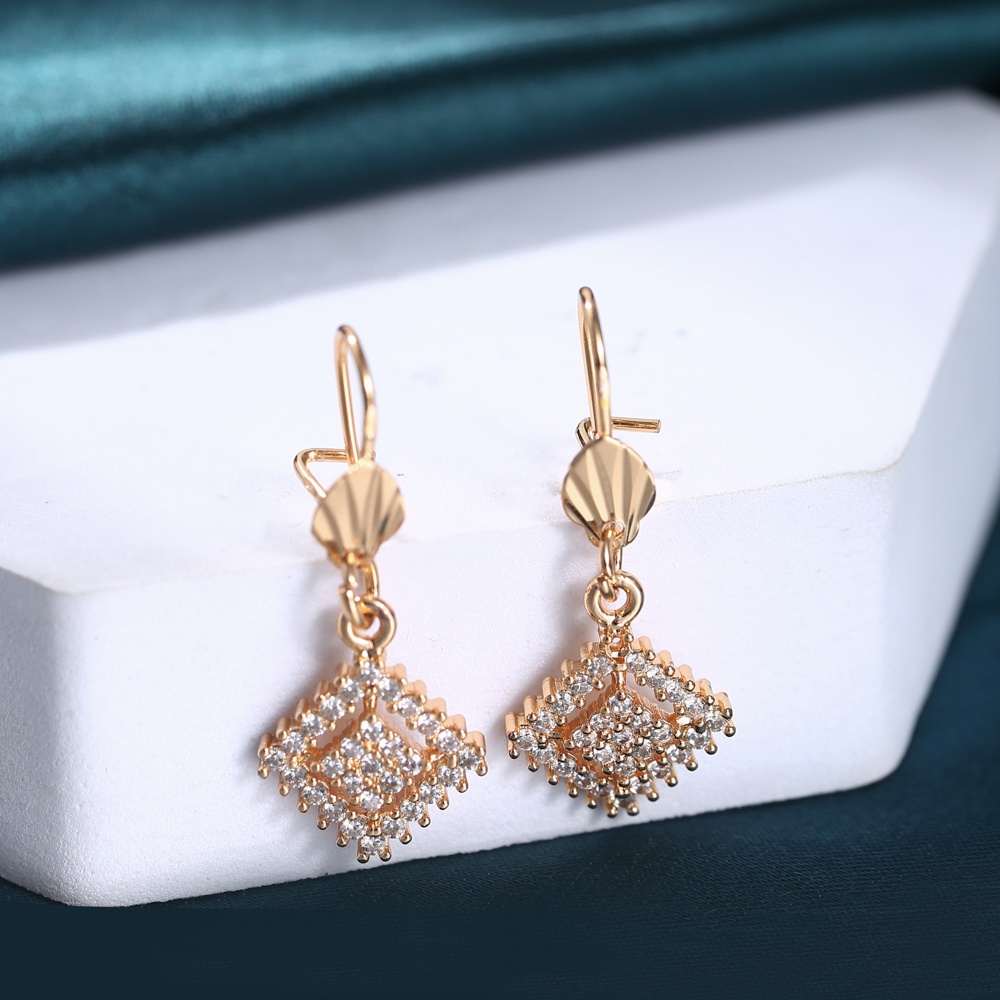 Anting Wanita Korea Anting Wanita Anti Karat Anting Tusuk Titanium Anting Wanita Murah D134-D141