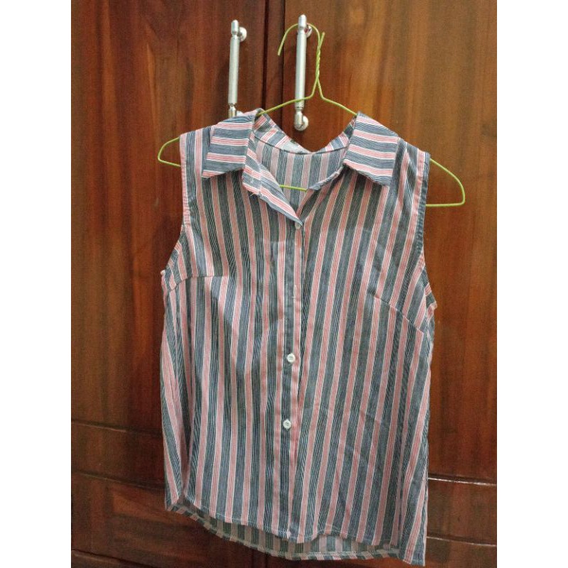 Baju kemeja tanpa lengan Merk Avenue