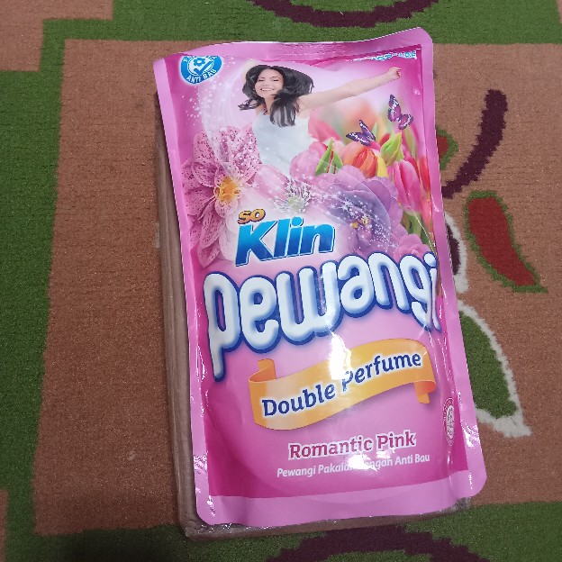 Soklin Pewangi Doble Farfume 900ml