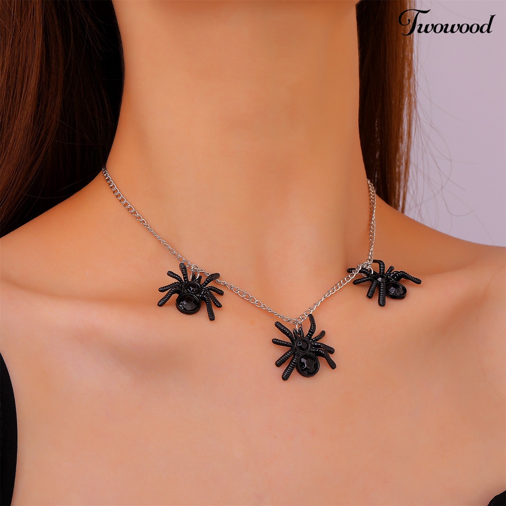 Twowood Three Spider-Shaped Pendants Women Necklace Classic Alloy Exaggerated Gothic Halloween Necklace Party Jewelry