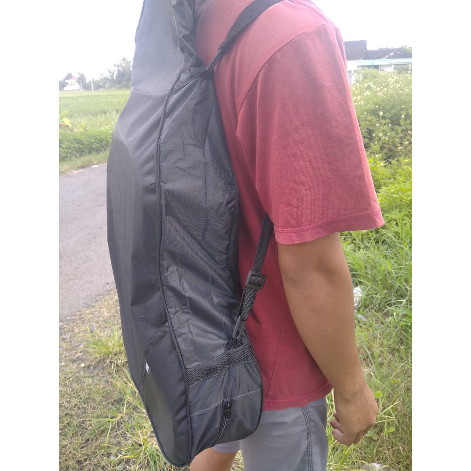 Tas gitar akustik