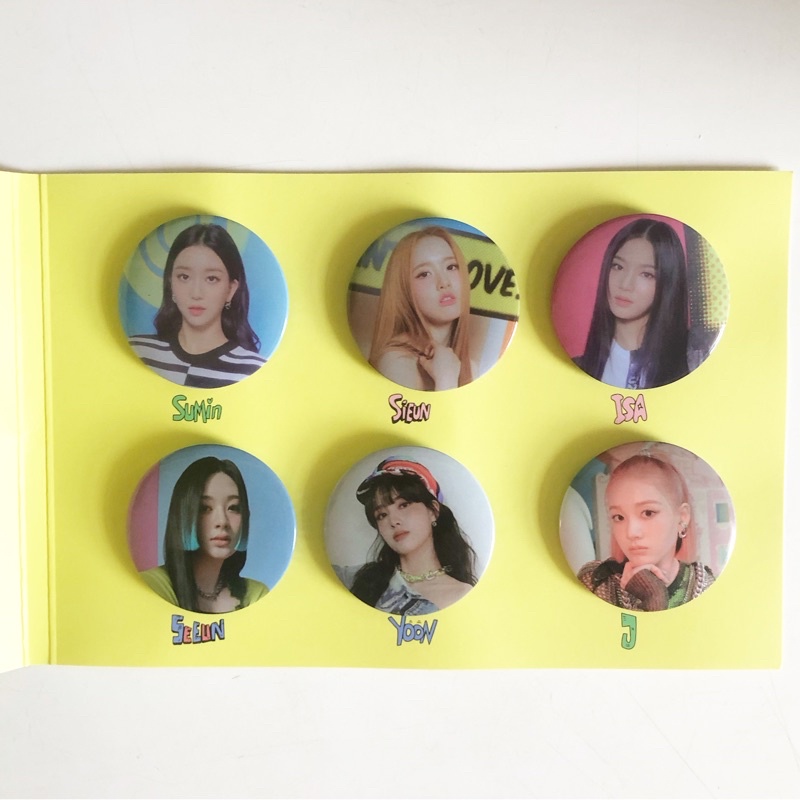 pin button stayc official md merch isa yoon j sumin seeun sieun photocard pc