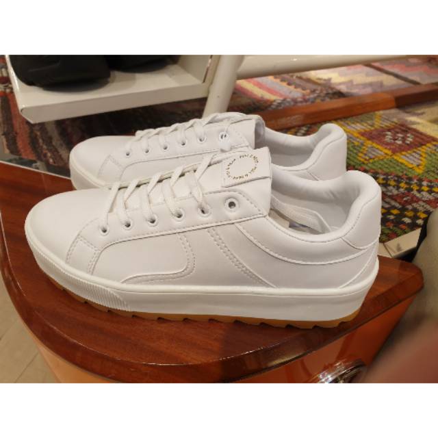 Sepatu pull&bear full white sale