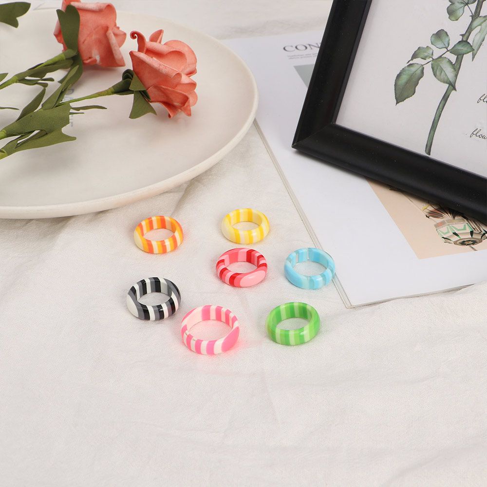 Needway  Vintage Resin Rings Round Fashion Jewelry Finger Ring Colorful Men Sweet Exquisite Acrylic For Women Stripe/Multicolor