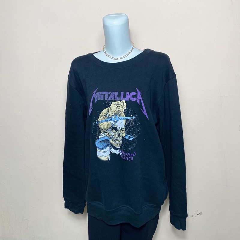 preloved. crewneck / sweatshirt metalica