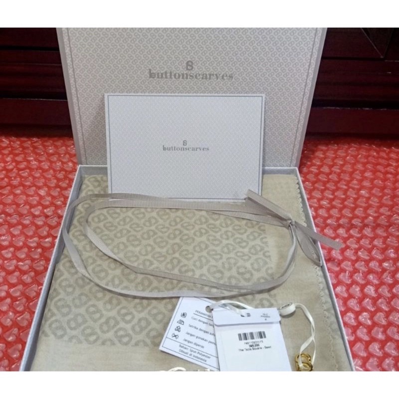 Tapis Buttonscarves Satin