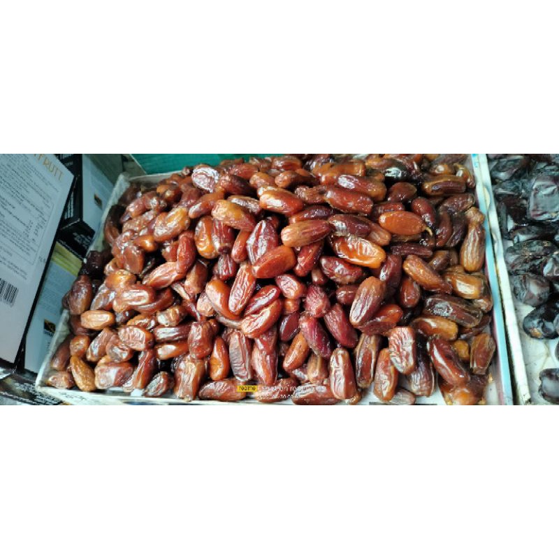 

kurma berat 1kg