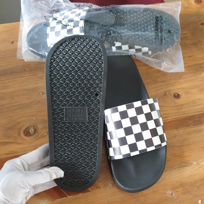 COD BAYAR DITEMPAT!!! 188123 Non-Slip Tide Slippers (No Box) / SENDAL SANDAL SLIP COWOK KARET PUTIH HITAM