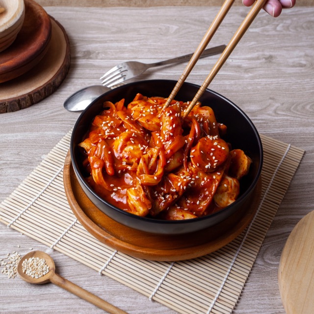 

NGE_POKKI (tteokbokki khas korea)