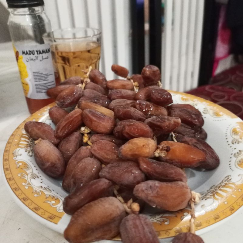 

TUNISIA TANGKAI rasa enak dan legit tidak terlalu manis cocok bagi penderita diabetes