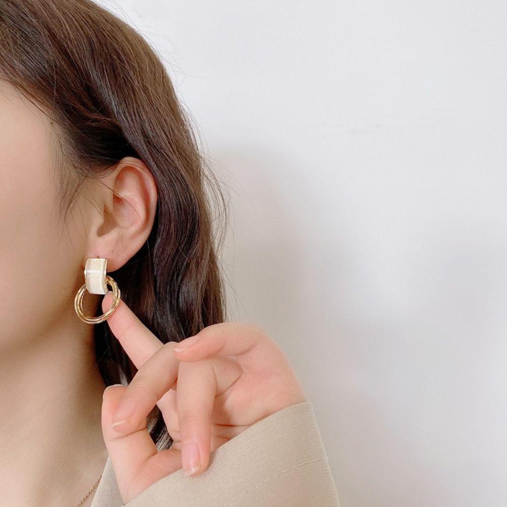 Mxbeauty Anting Bulat Geometris Elegan Retro Fashion Cocok Telinga Perhiasan Temperamen Wanita Earrings