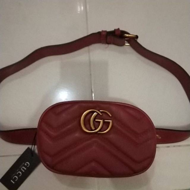Tas pinggang gucci
