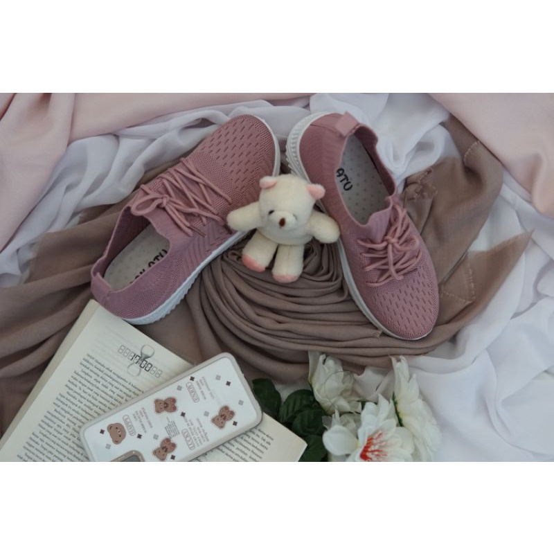 Sepatu Sneakers Rajut Sailatu Tali