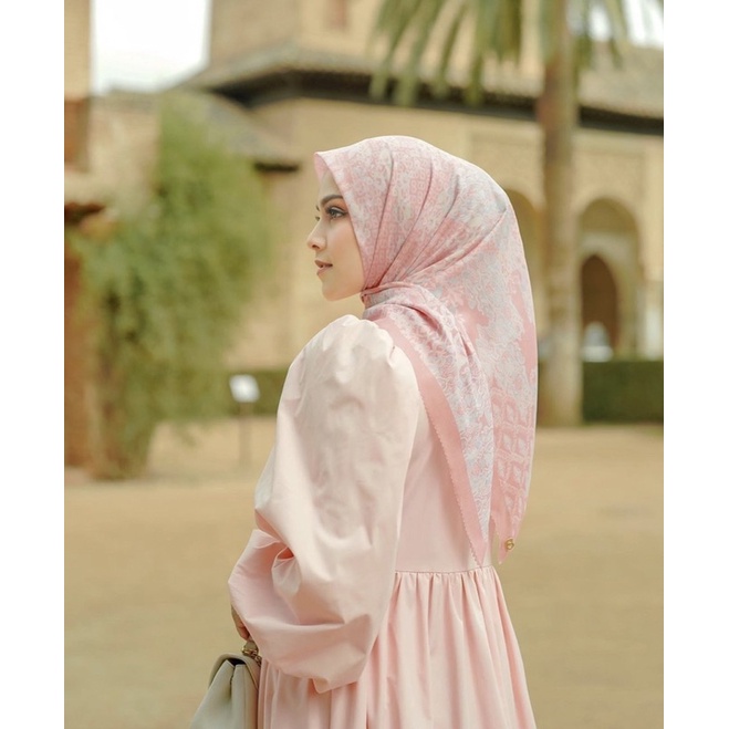 Buttonscarves granada pink mist
