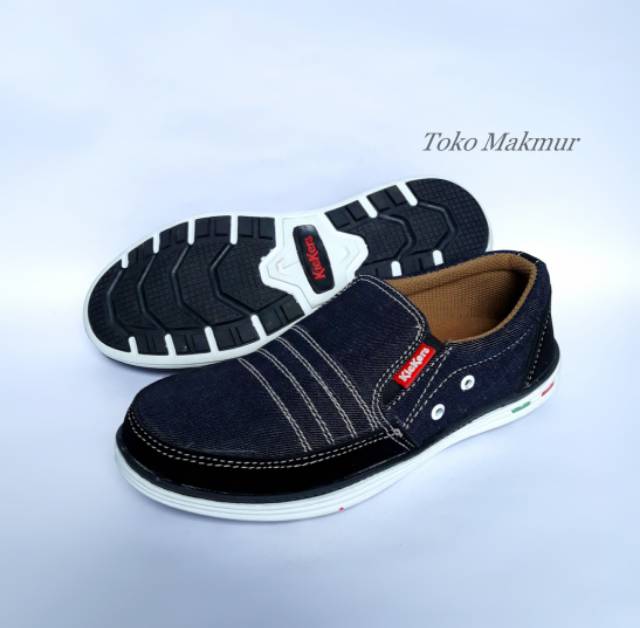 SEPATU KICKERS CASUAL PRIA SLIP ON SANTAI