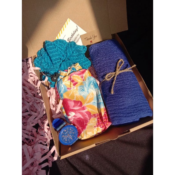 

HAMPERS HIJAB PASHMINA