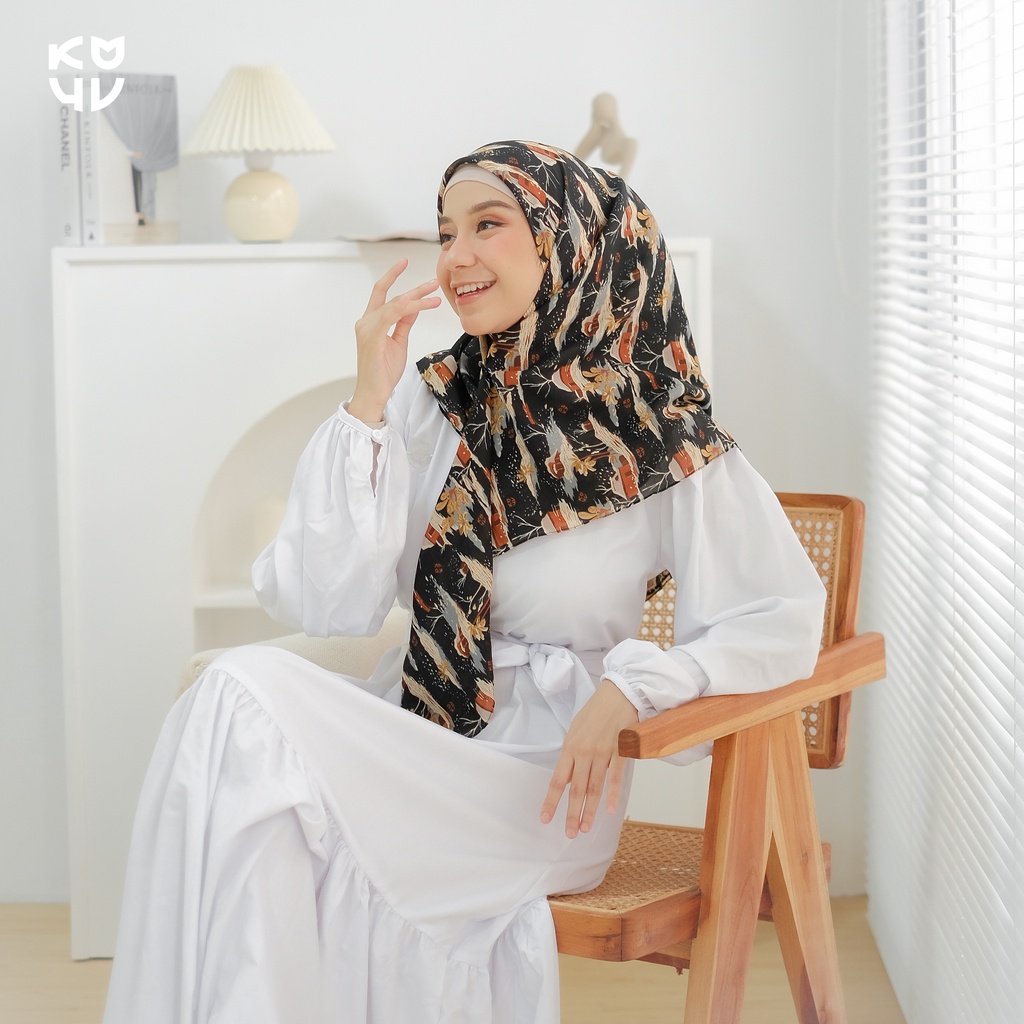 Koyu Hijab Segiempat Viney Jepang Eira Square ( WINTER EDITION )