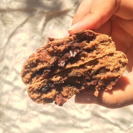 

Gigantic Double Choco Soft Cookies | Baca Description