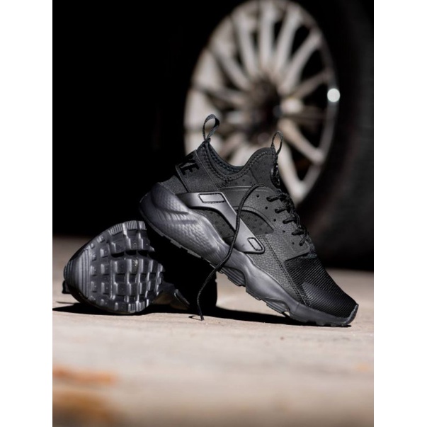 Nike Air Huarache Run Ultra &quot;Triple Black&quot; (1)