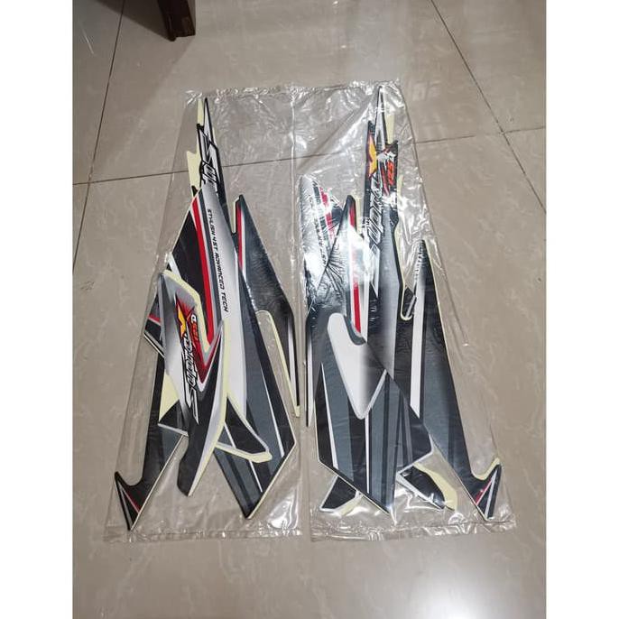 Baru Stiker Bodi & Lis Body & Striping Supra X 125 2006 Hitam Silver Juara