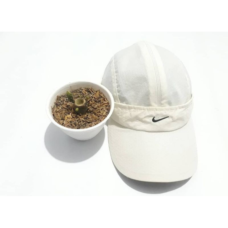 Caps nike nylon center second thrift