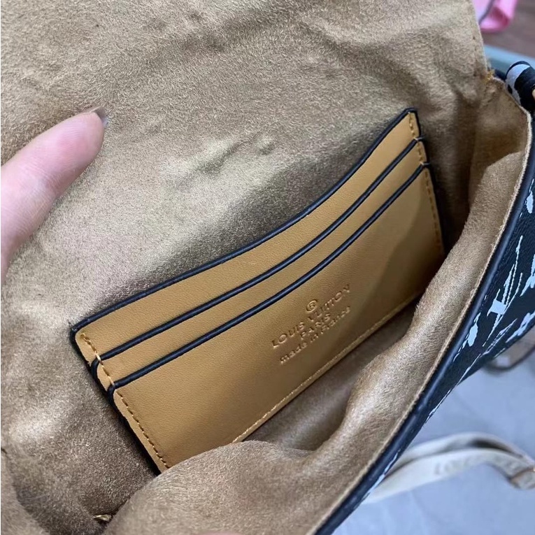 217 LVuitton Wave Multi Pöchette  ♡Free BubbleWrap♡