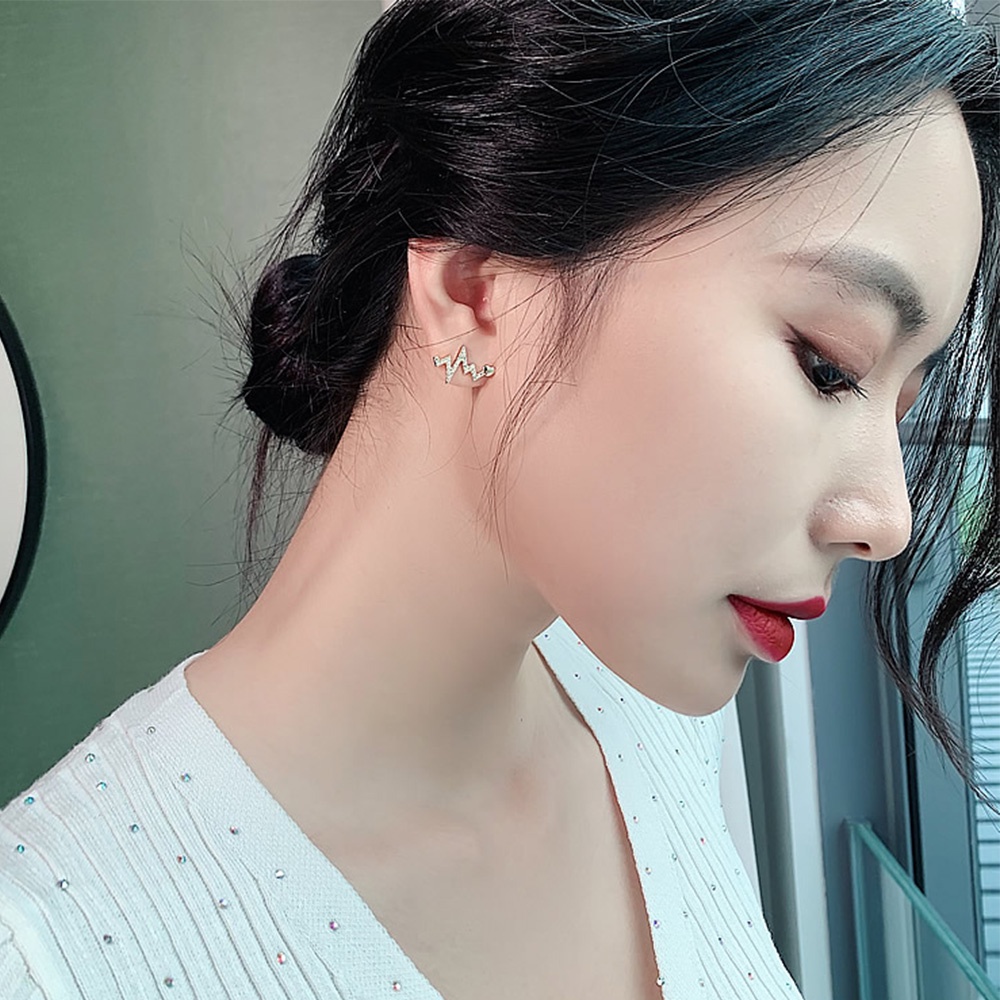 Needway  Women Heartbeat Earrings Classic Heart Stud Earrings Accessories Creative Fashion Female Korean Zircon Women's Jewelry/Multicolor