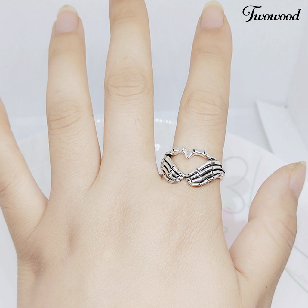 Cincin Bentuk Tangan Tengkorak Bahan Alloy Gaya Retro Hip Hop Untuk Unisex