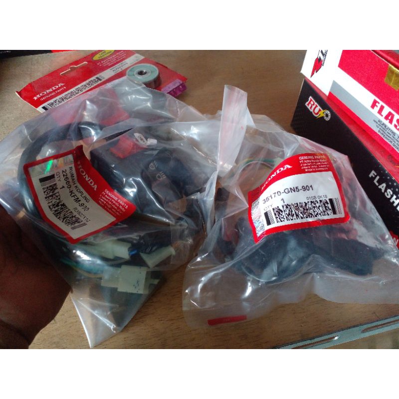 holder honda grand kanan kiri honda original