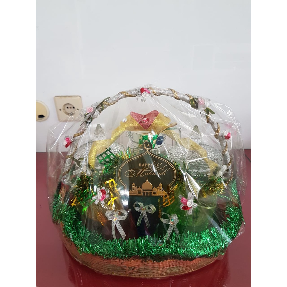 

PARCEL LEBARAN MADE BY REQUEST