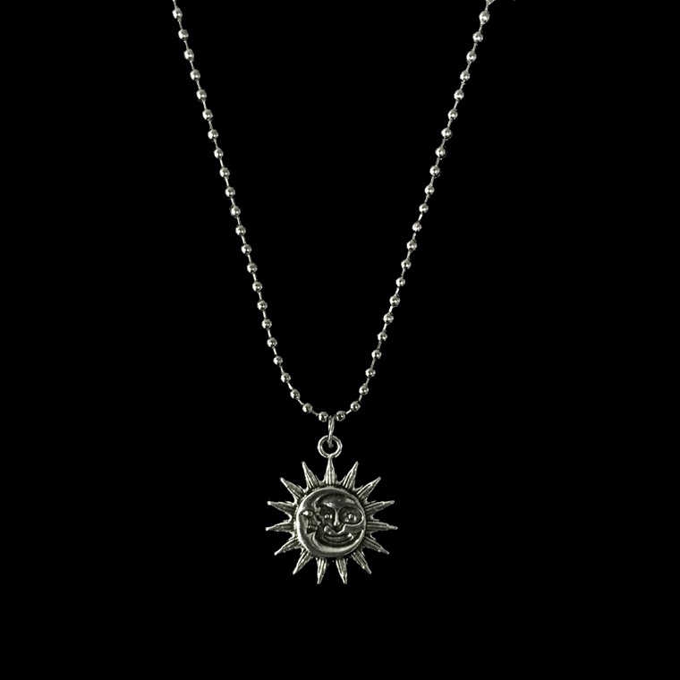 19133Harajuku-style hip-hop sun and moon round alloy necklace，Sun Moon Smiley Face Pendant