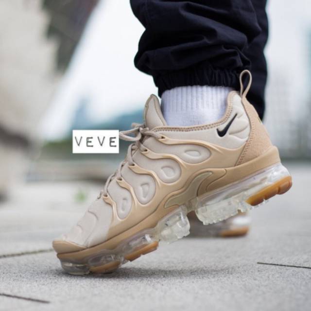 vapormax plus string