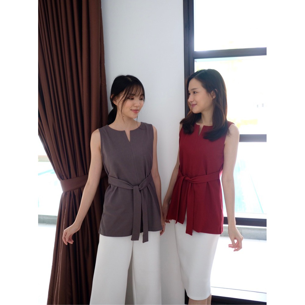 Kadaka T-0137 Blouse Sleeveless Detail Belt