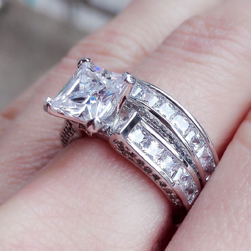 SEUSUK  2-in-1 Womens Vintage White Sapphire Diamond Engagement Wedding Ring Set