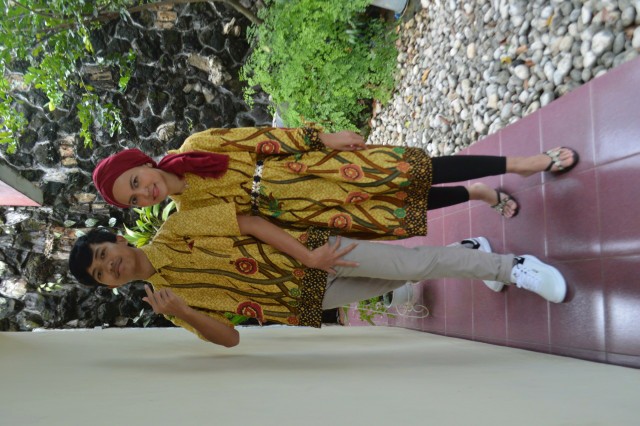 Sarimbit Batik Pasangan Couple Hem Tunik Oleh Oleh Jogja Seragam Kantor Nikahan Akad