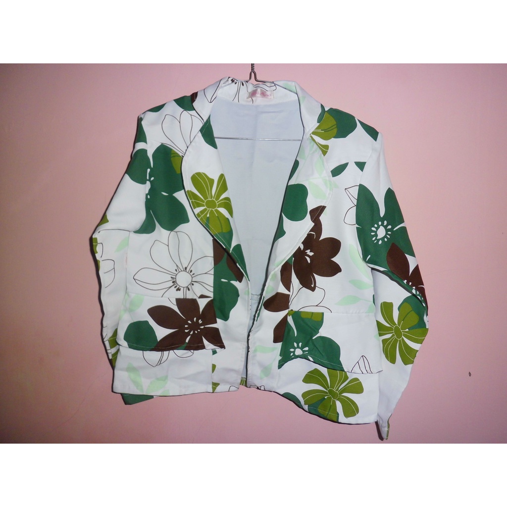 Blazer Motif Bunga Lengan Panjang Wanita Warna Hijau-Putih Ukuran M fit to L fanfanshop