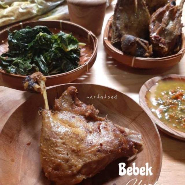 

Bebek Ungkep sambel bawang dan lalapan