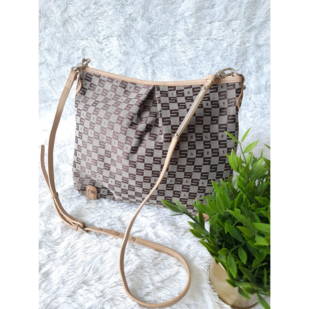 Sisley Sling Bag