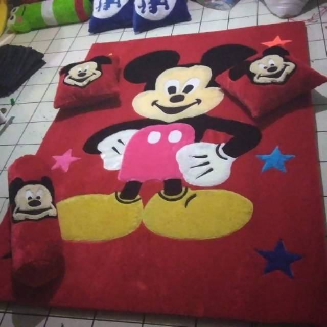 Karpet bulu karakter