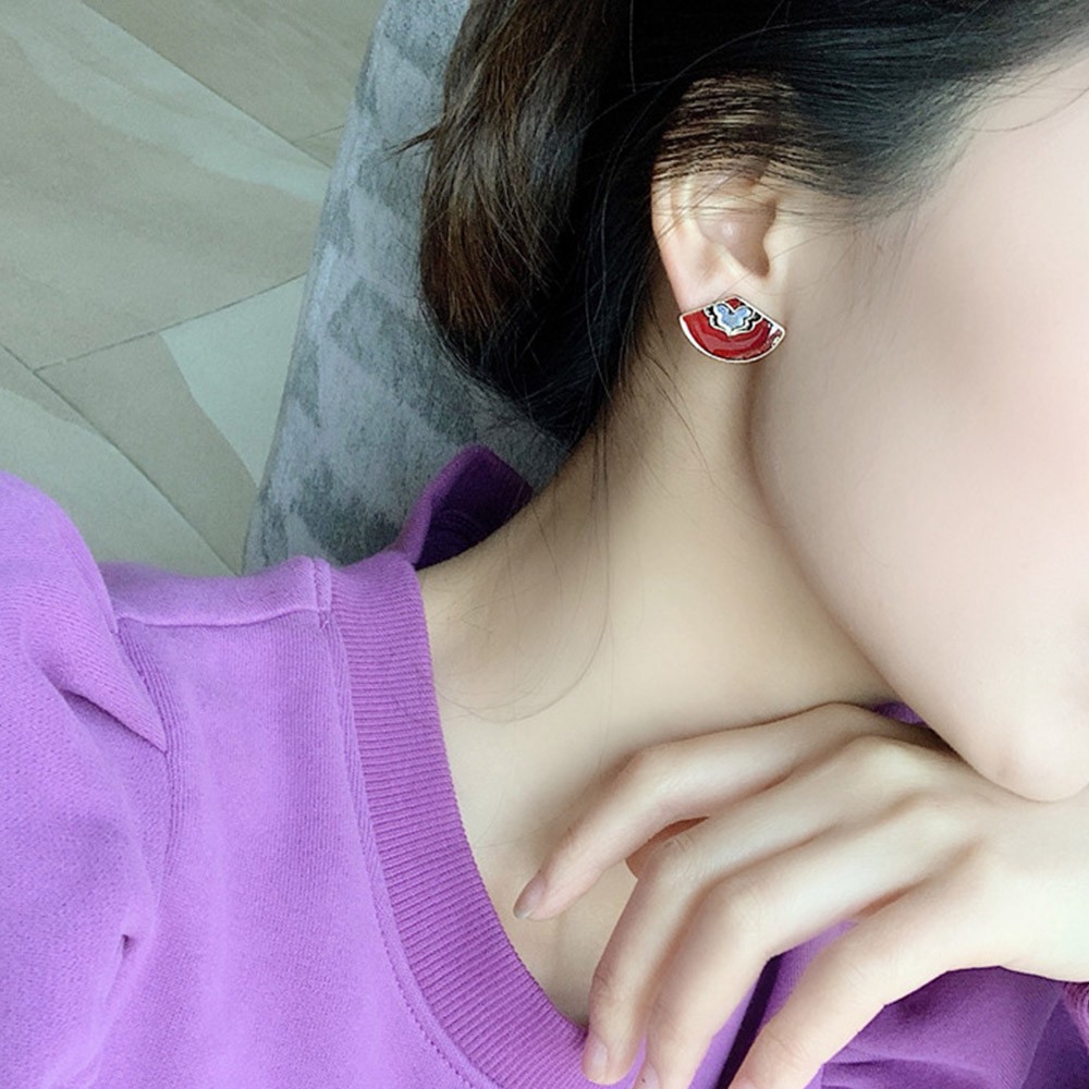 Anting Klip Enamel Bentuk Geometri Warna Merah Gaya Vintage Untuk Wanita