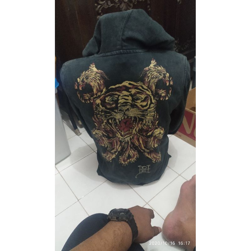 Paket Ed Hardy Jeans dan Adidas